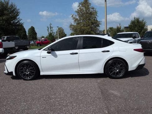 Used 2025 Toyota Camry SE w/ Convenience Package FWD image 3