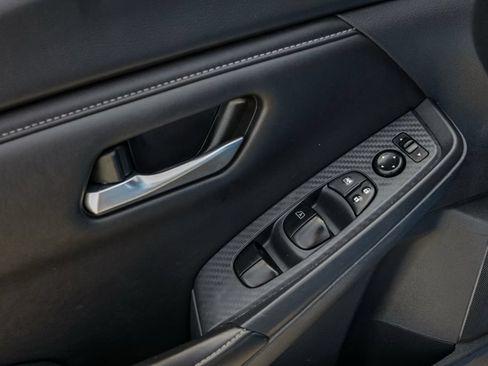 Used 2024 Nissan Sentra SV FWD image 15