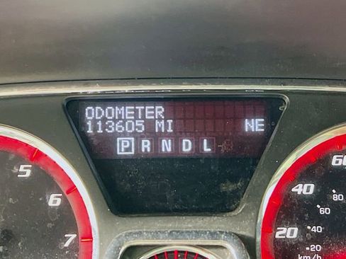 Used 2015 GMC Acadia SLE FWD image 7