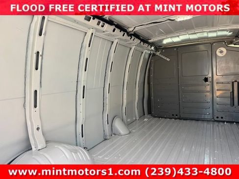Used 2019 Chevrolet Express 3500 Extended w/ Driver Convenience Package RWD image 16