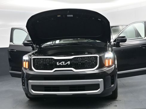 Used 2024 Kia Telluride EX image 19