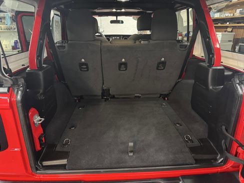 Used 2023 Jeep Wrangler Unlimited Willys w/ Xtreme Recon 35" Tire Package image 9