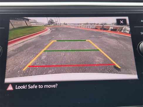 Used 2021 Volkswagen Atlas SE image 18