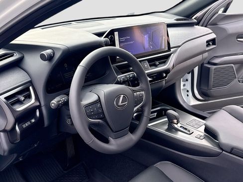 New 2025 Lexus UX 300h AWD image 4