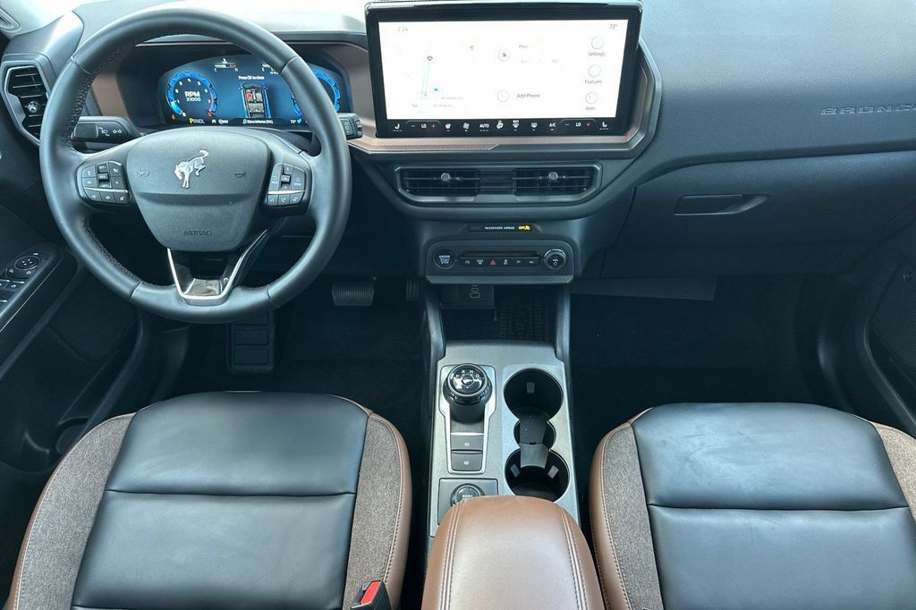 Certified 2025 Ford Bronco Sport Outer Banks w/ Outer Banks Tech Package+ AWD/4WD image 13