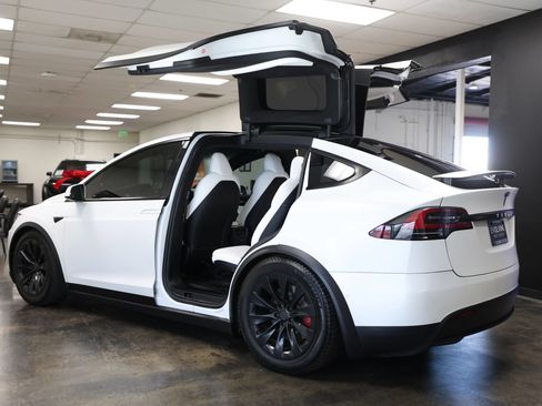 Used 2020 Tesla Model X Long Range AWD/4WD image 21