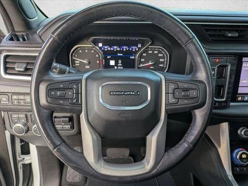 Used 2021 GMC Yukon Denali w/ Denali Premium Package image 7