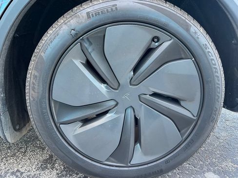 Used 2026 Tesla Model Y 2WD image 28