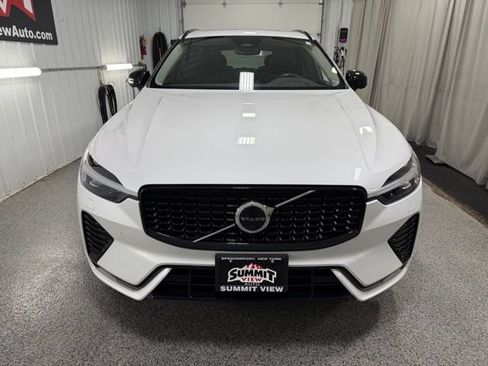 Used 2023 Volvo XC60 B5 Plus w/ Climate Package image 2