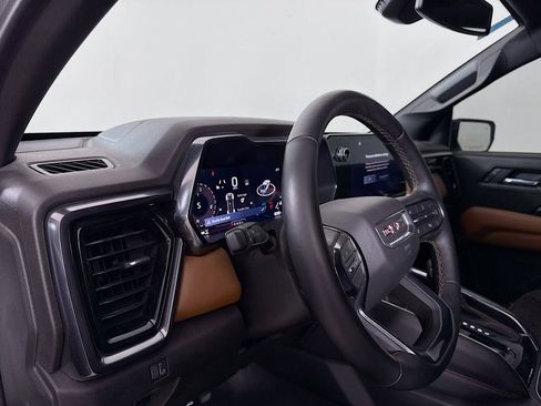 Used 2026 GMC Canyon AT4 w/ Technology Plus Package image 9