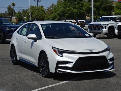 New 2026 Toyota Corolla SE FWD image 2