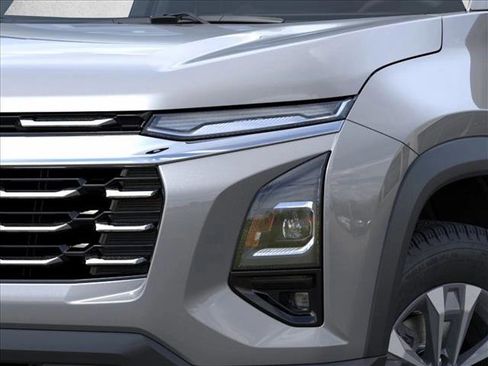 New 2026 Chevrolet Equinox LT FWD image 10