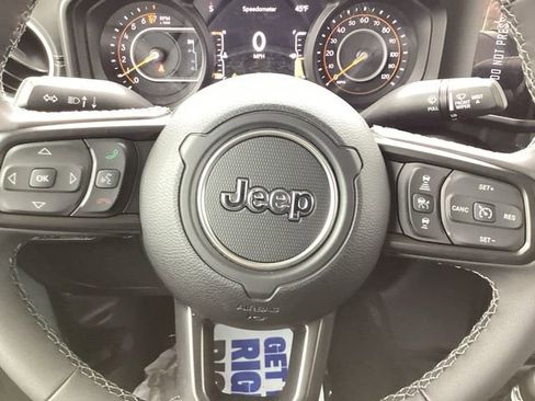 New 2026 Jeep Gladiator Sport AWD/4WD image 13