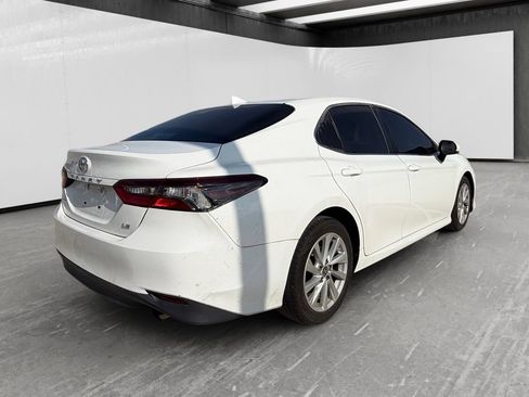 Used 2021 Toyota Camry LE FWD image 5