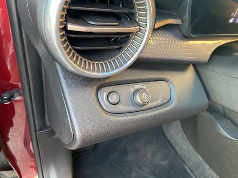 Used 2024 Chevrolet Trax ACTIV w/ Sunroof Package image 18