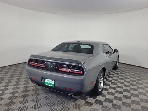 Used 2019 Dodge Challenger SXT RWD image 9