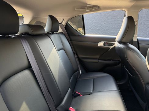 Used 2013 Lexus CT 200h w/ Premium Pkg w/Navigation image 17