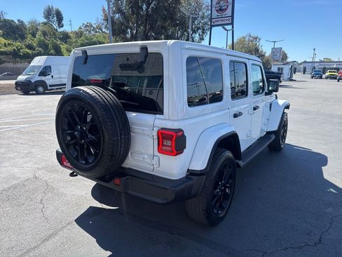 Certified 2025 Jeep Wrangler Unlimited Sahara image 9