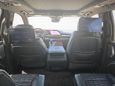 Used 2023 Cadillac Escalade Premium Luxury Platinum AWD/4WD image 13