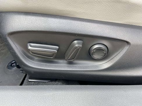 Used 2023 Toyota Camry SE image 13