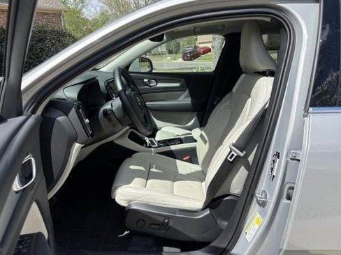 Used 2023 Volvo XC40 B5 Plus w/ Protection Package Premier image 2