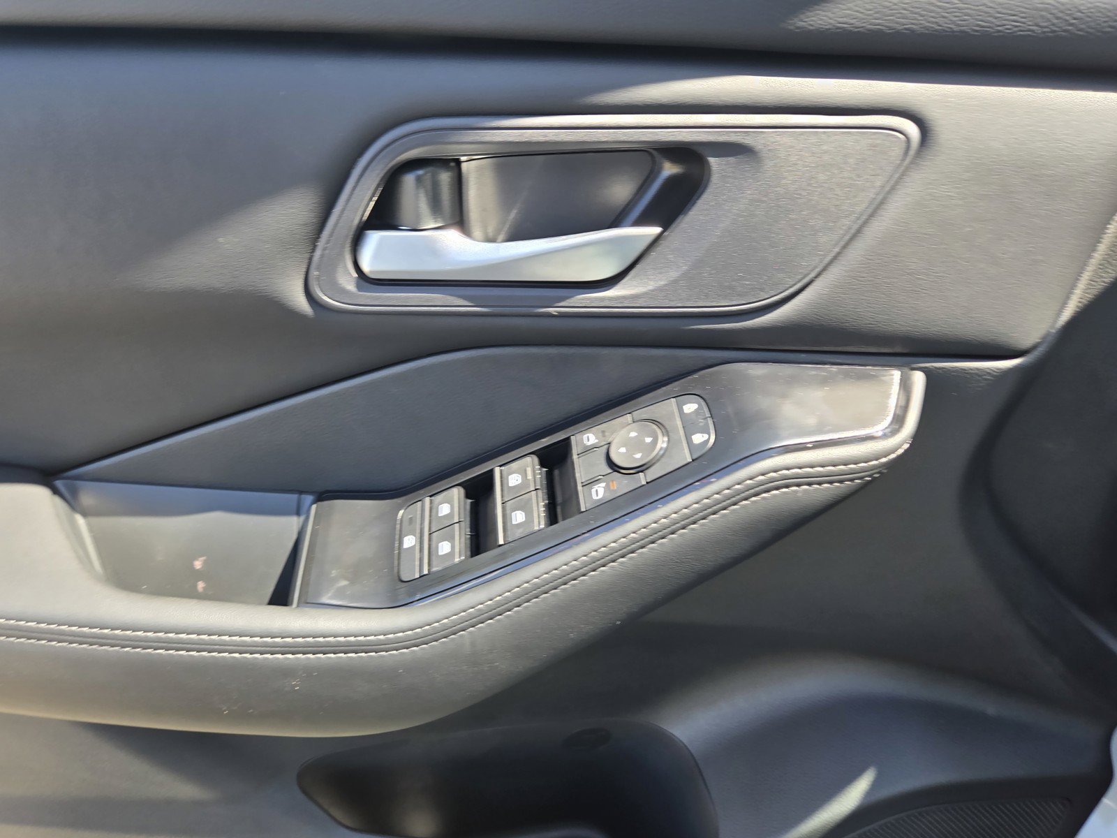 New 2026 Nissan Rogue SV FWD image 12