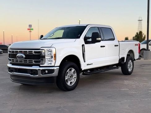 Certified 2025 Ford F250 XLT w/ FX4 Off-Road Package AWD/4WD image 3