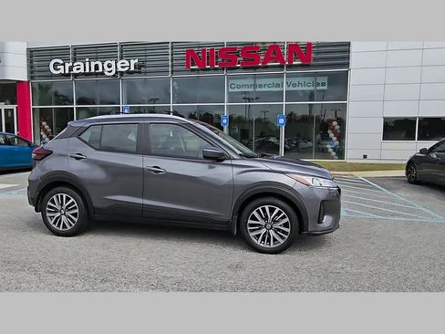 Used 2021 Nissan Kicks SV FWD image 37