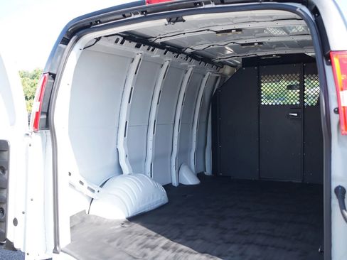 Used 2025 Chevrolet Express 2500 w/ Communications Package RWD image 12