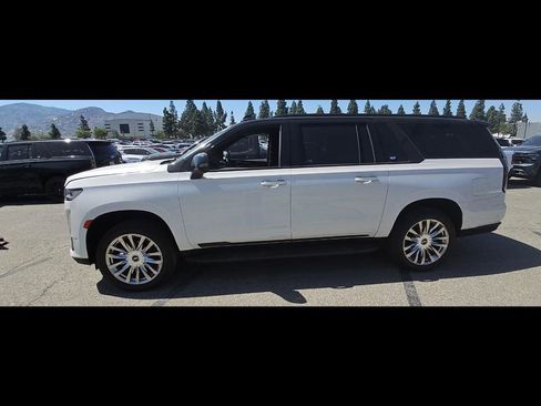 Used 2021 Cadillac Escalade ESV Premium Luxury w/ Performance Package RWD image 7