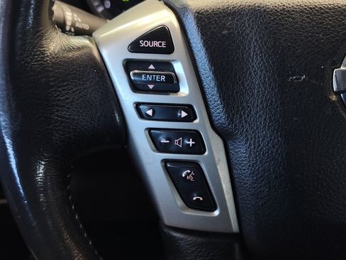 Used 2018 Nissan Titan PRO-4X w/ Pro-4x Convenience Package AWD/4WD image 18