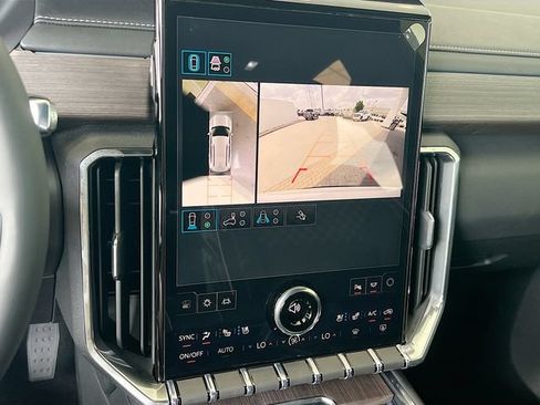 New 2026 GMC Acadia Denali w/ Super Cruise Package FWD image 9
