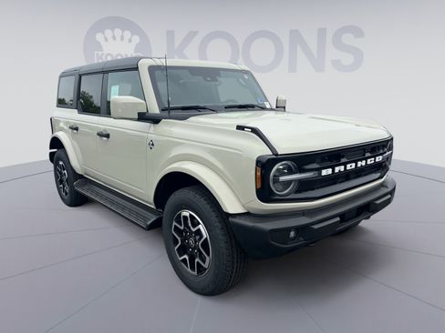 New 2026 Ford Bronco Outer Banks AWD/4WD image 18