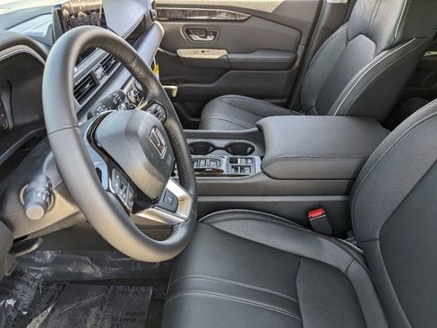 New 2025 Honda Pilot Elite image 12