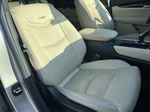 Used 2017 Cadillac XT5 Luxury w/ Driver Awareness Package FWD image 27