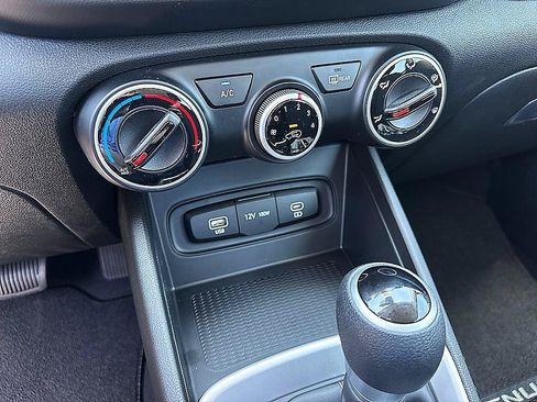 New 2026 Hyundai Venue SE FWD image 11
