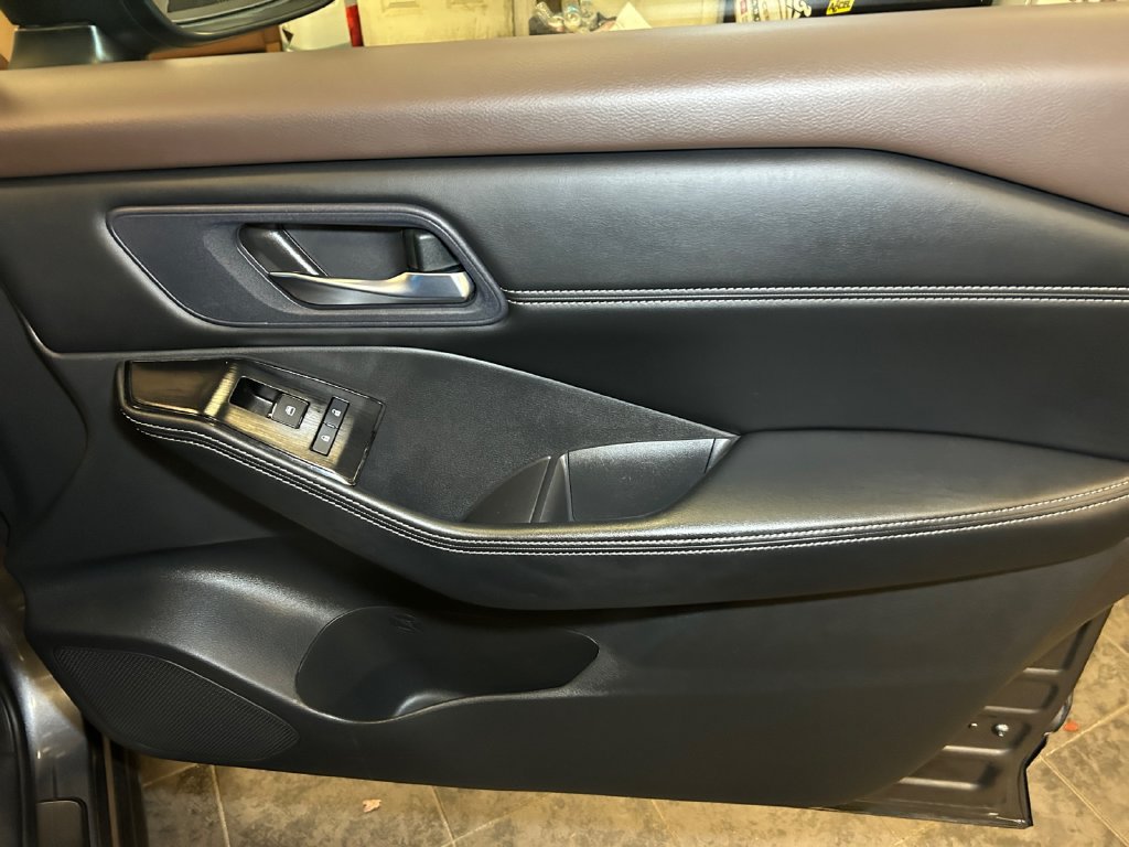 Used 2023 Nissan Rogue SV w/ SV Premium B Package AWD/4WD image 17