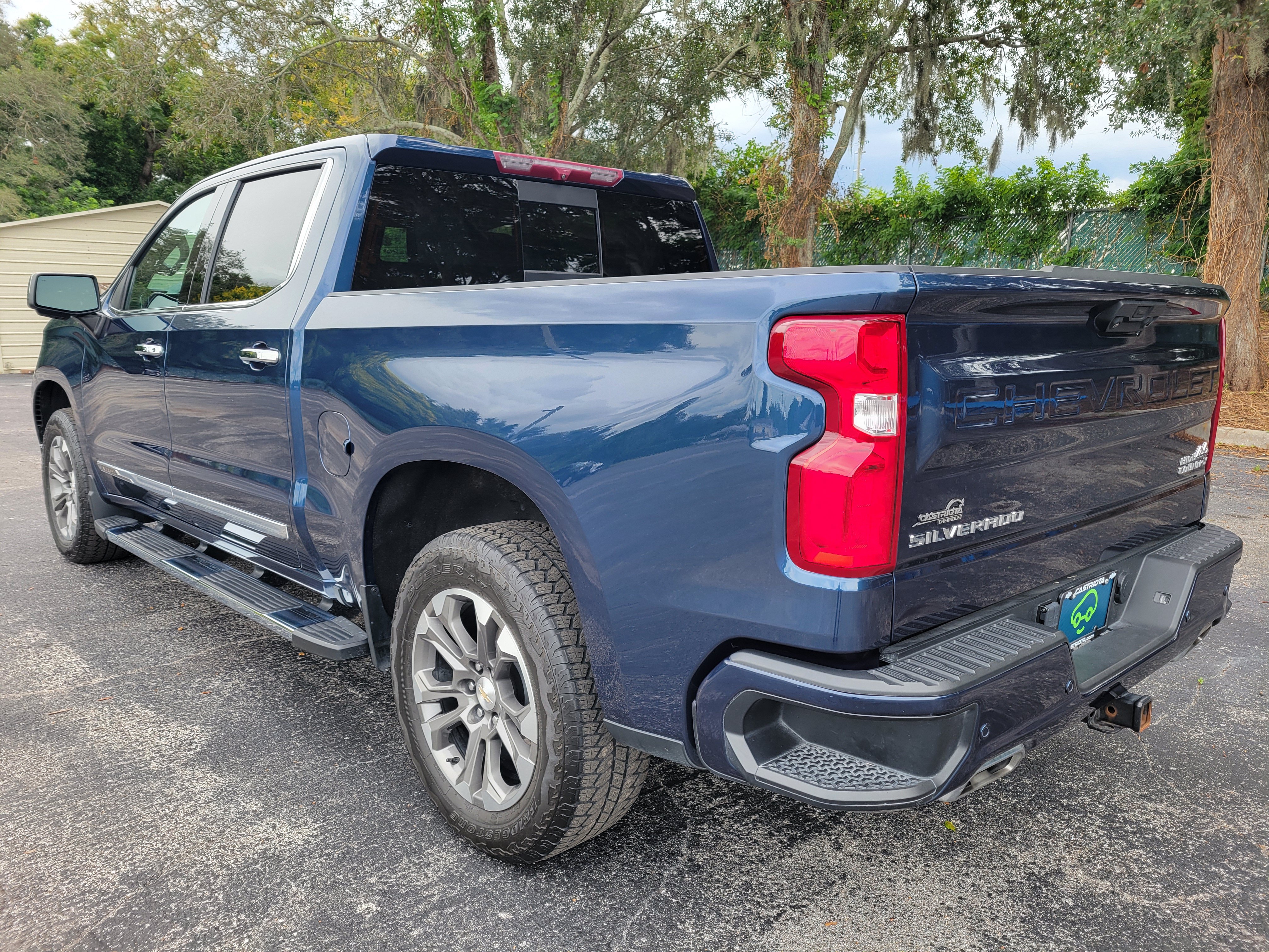 Used 2022 Chevrolet Silverado 1500 High Country w/ Z71 Off-Road Package AWD/4WD image 12