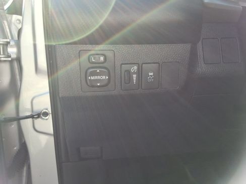 Used 2015 Toyota RAV4 XLE w/ Preferred Accessory Package FWD image 37