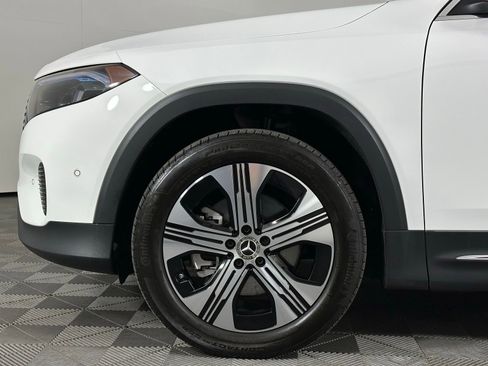 Used 2024 Mercedes-Benz EQB 300 4MATIC image 8