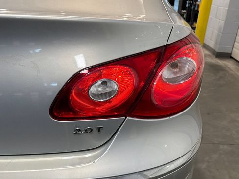 Used 2010 Volkswagen CC Sport FWD image 5