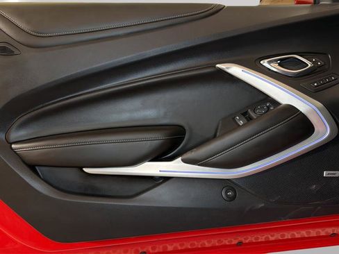 Used 2016 Chevrolet Camaro SS RWD image 21