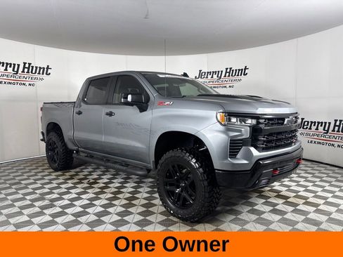 Used 2025 Chevrolet Silverado 1500 LT Trail Boss w/ Convenience Package II AWD/4WD image 4
