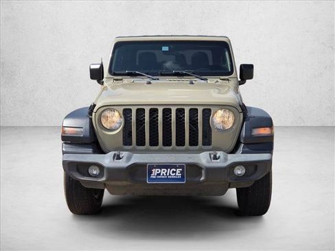 Used 2020 Jeep Gladiator Sport w/ Quick Order Package 24S AWD/4WD image 2