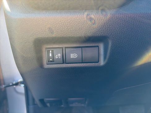 Used 2025 Toyota RAV4 XLE AWD/4WD image 13