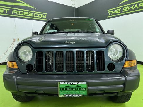 Used 2006 Jeep Liberty Sport AWD/4WD image 3