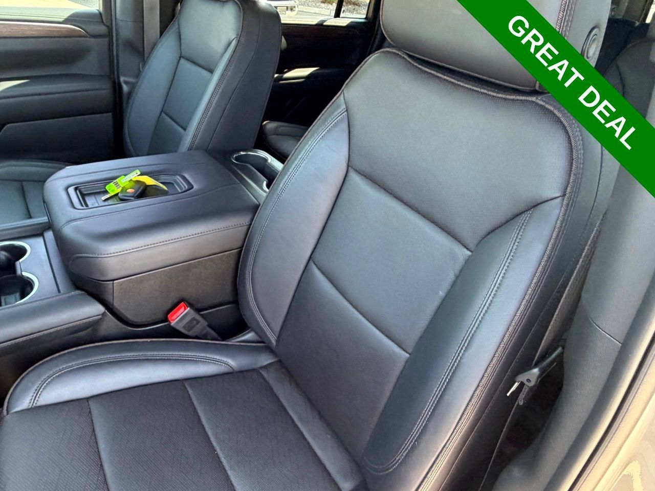 Used 2024 Chevrolet Suburban High Country w/ Premium Package AWD/4WD image 32