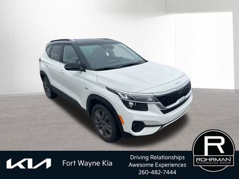 Certified 2023 Kia Seltos S w/ Navigation Package image 9