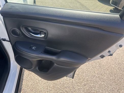 Used 2024 Honda HR-V EX-L image 32