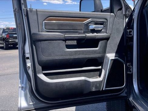 Used 2024 RAM 2500 Laramie AWD/4WD image 18